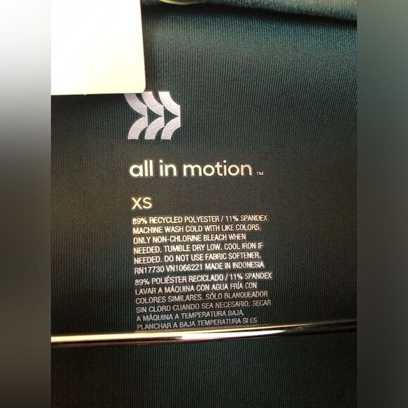 📳 All In Motion | NEW Fitted Green Sweater - Picture 3 of 8